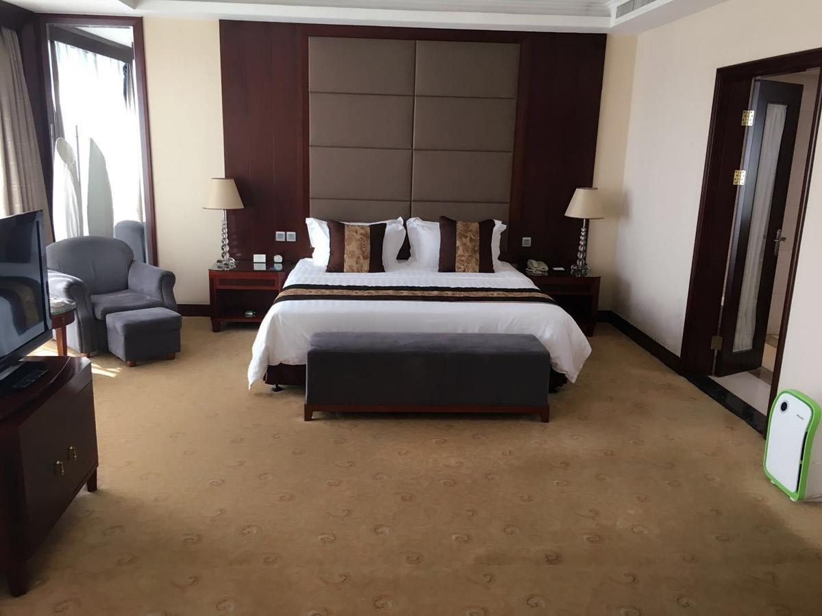 Shijiazhuang Yanshan Hotel מראה חיצוני תמונה